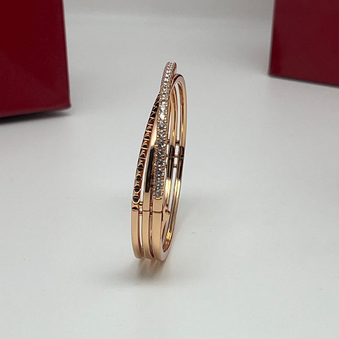 Clash de Cartier / Trinity Hybrid Bangle  
 Color: Rose Gold