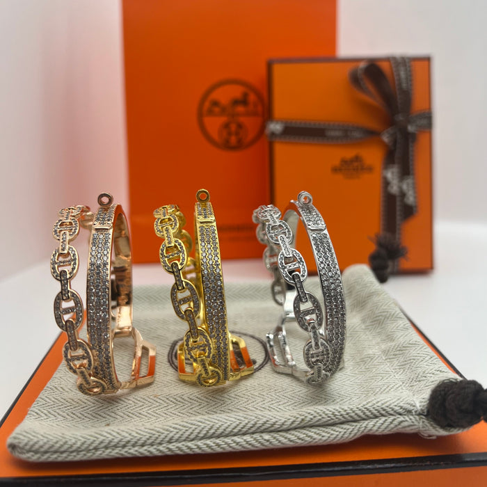Hermès Chaine d’Ancre-style Bracelets
Color:silver/rose gold/gold