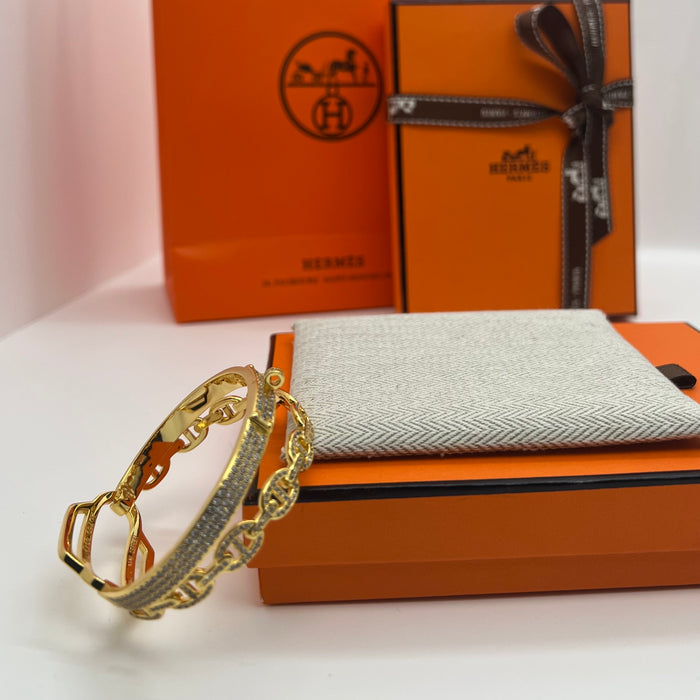 Hermès Chaine d’Ancre-style Bracelets
Color:silver/rose gold/gold