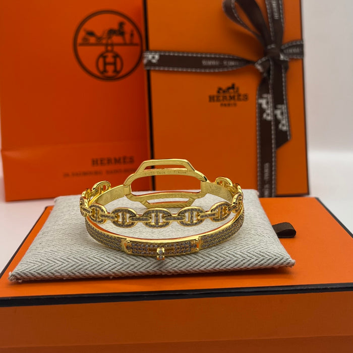 Hermès Chaine d’Ancre-style Bracelets
Color:silver/rose gold/gold