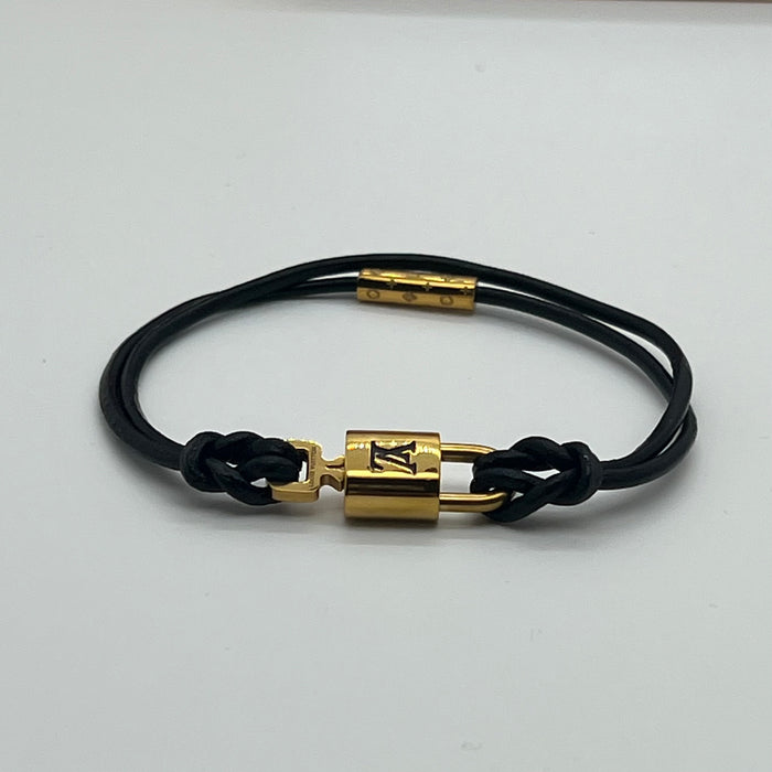 Name: LV Confidential Bracelet Lock Leather Bracelet style
 Color: Red / Black