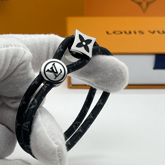 LV Eclipse Double Bracelet  
 Color: Black / dark green