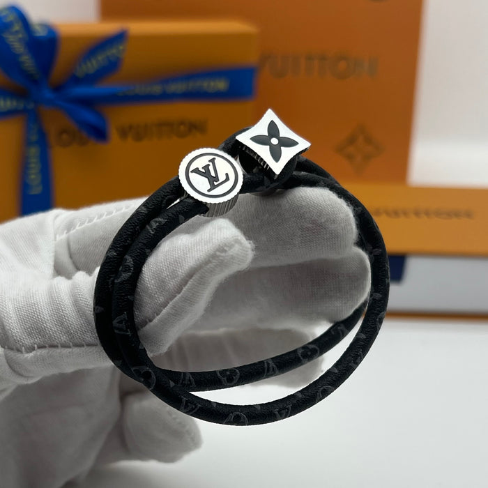 LV Eclipse Double Bracelet  
 Color: Black / dark green
