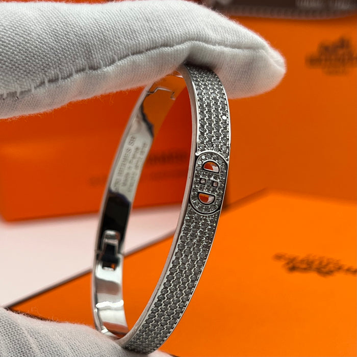 Hermès Chaîne d'Ancre Enchaînée / Full Pavé Diamond Bangle Bracelet  
 Color: Rose Gold / Silver with clear pavé crystal