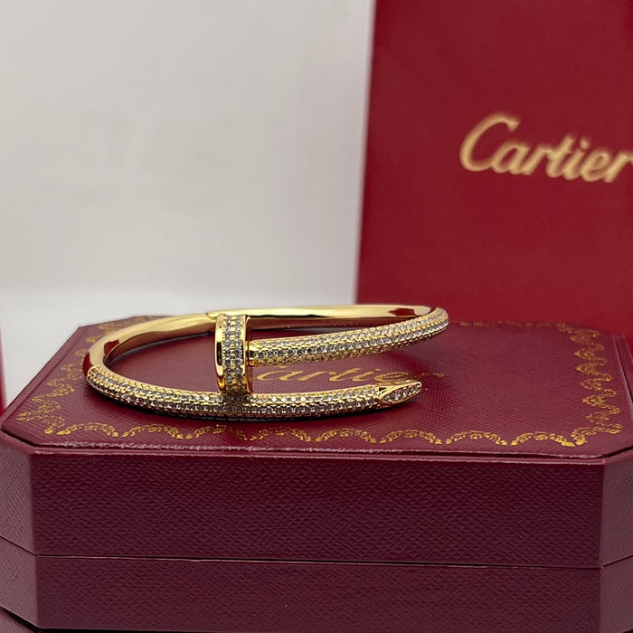 Juste un Clou Double-Tour Bangle  
 Color: Gold