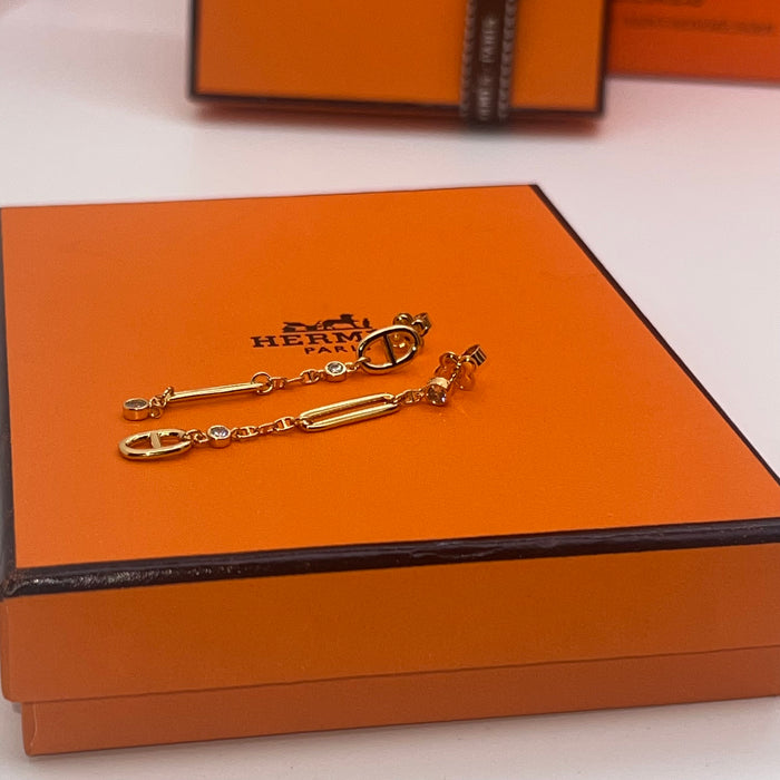 Hermès Farandole Asymmetrical Earrings / Chaîne d'Ancre Long Drop Earrings  
 Color: Gold