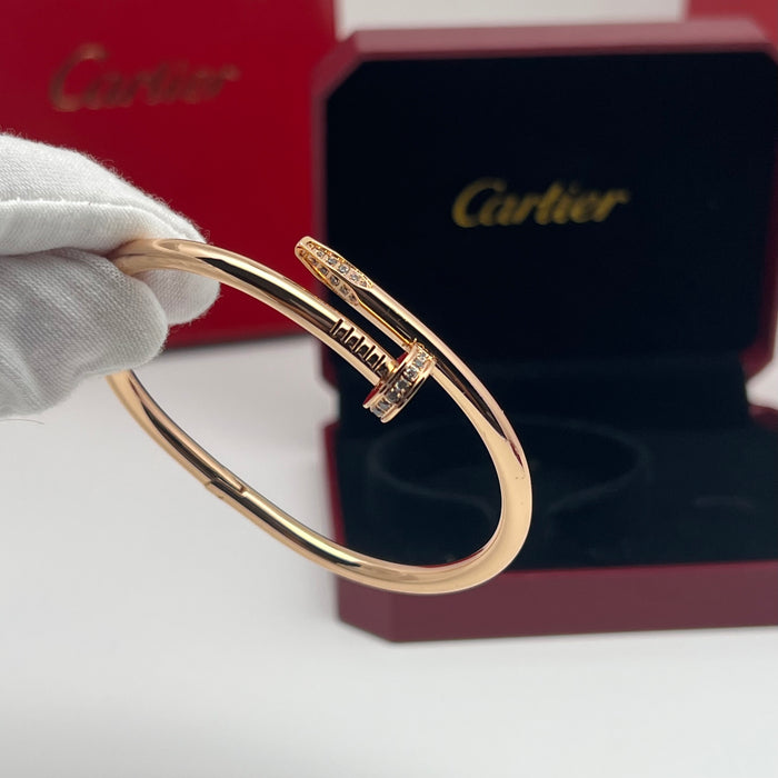 Juste un Clou Double-Tour Bangle  
 Color: Gold/silver/rose gold