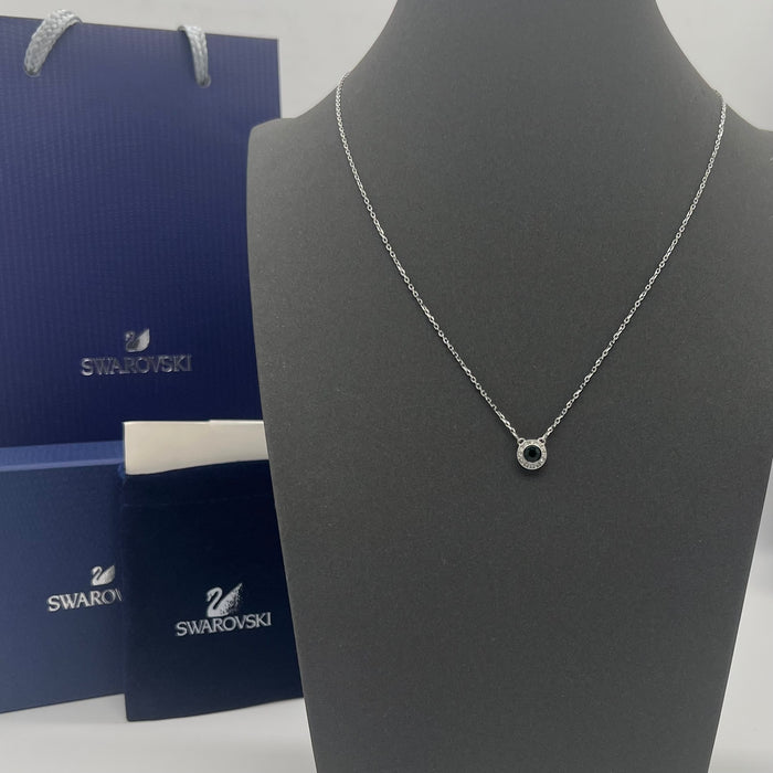 Swarovski Millenia / Constella Halo Pendant (Green Edition)  
 Color: Silver, Emerald Green, and Clear