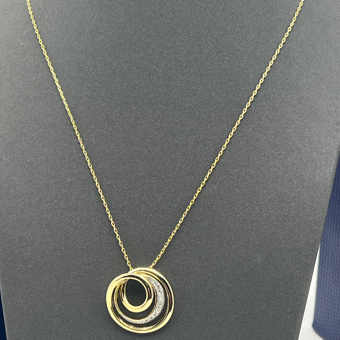 Swarovski Generation / big Further Pendant Necklace (Triple Circle Edition)  
 Color: Gold and Clear