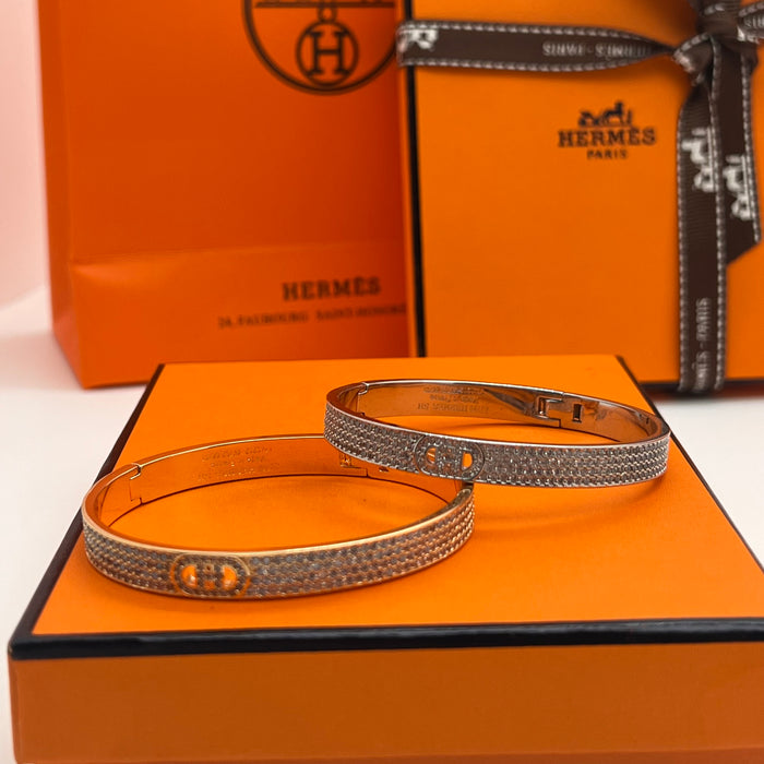 Hermès Chaîne d'Ancre Enchaînée / Full Pavé Diamond Bangle Bracelet  
 Color: Rose Gold / Silver with clear pavé crystal