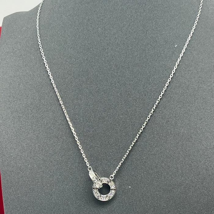 Interlocking Double Ring Pendant Necklace
Color: Gold, silver/rose gold
