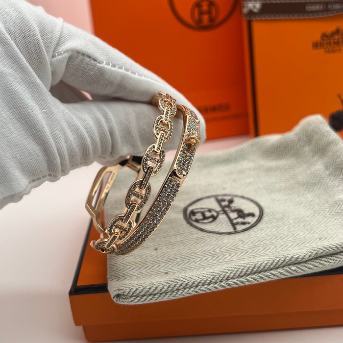 Hermès Chaine d’Ancre-style Bracelets
Color:silver/rose gold/gold