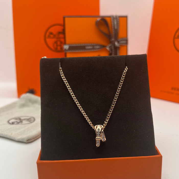 Hermès Kelly / Kelly Belt Motif Pendant Necklace  
 Color: Gold / rose Gold/silver