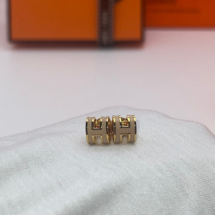 Name: Hermès Farandole Earrings / Chaîne d'Ancre Drop Earrings  
 Color: white/burgundy/black/orange nude pink/greige (gold tone)