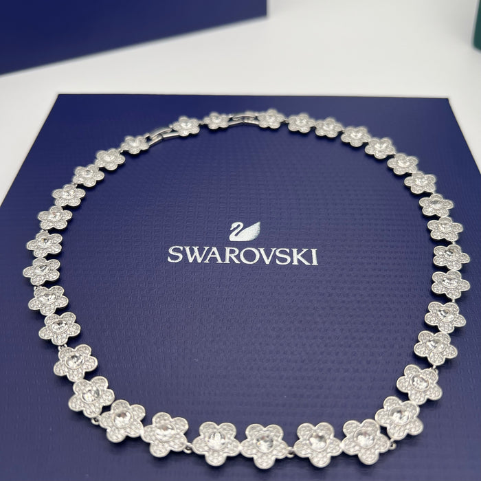 Swarovski Eternal Flower / Daisy Pavé Link Necklace  
 Color: Silver and Clear (white crystals