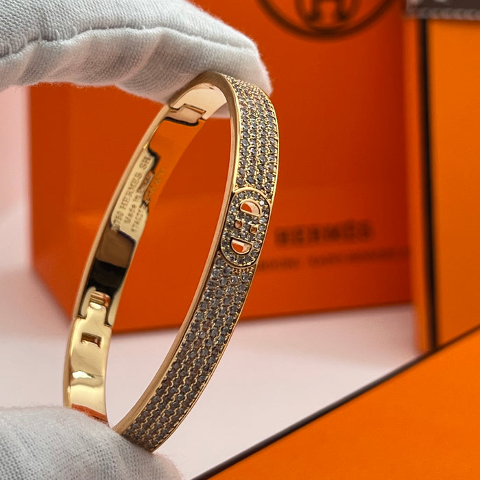Hermès Chaîne d'Ancre Enchaînée / Full Pavé Diamond Bangle Bracelet  
 Color: Rose Gold / Silver with clear pavé crystal