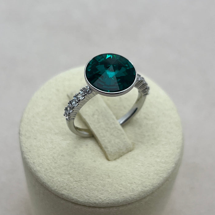 Swarovski Signature Halo Ring – Round Crystal with Side Stones