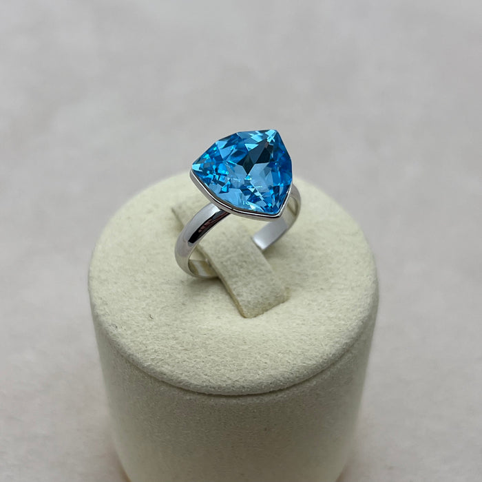 Royal Blue Heart Crystal Ring – Adjustable Silver Tone Romantic