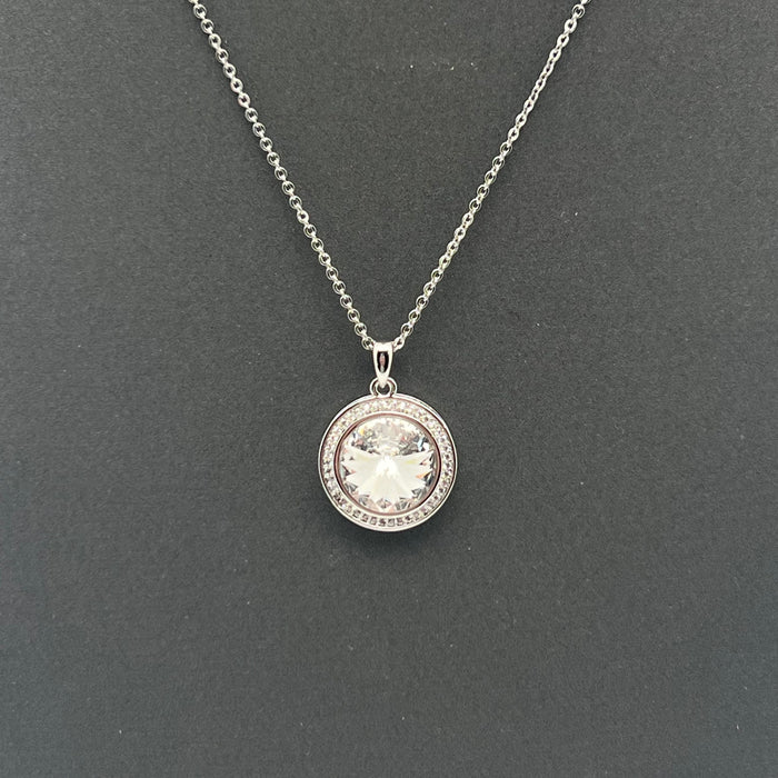 Classic Halo Crystal Pendant Necklace – Timeless Elegant Sparkle