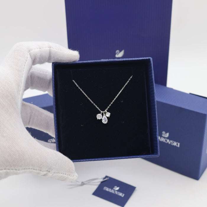Swarovski Sparkling Cluster Pendant Necklace – Clear Crystals - 5571077
