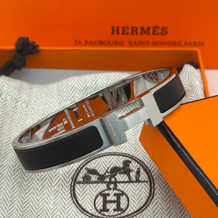 Hermès Clic H Matte Enamel Men's Bracelet – Silver & Matte