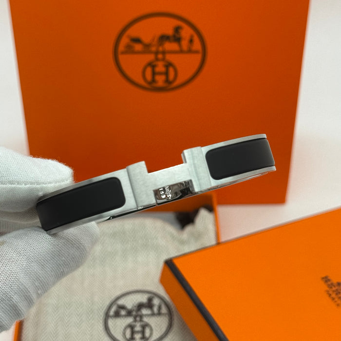 Hermès Clic H Matte Enamel Men's Bracelet – Silver & Matte