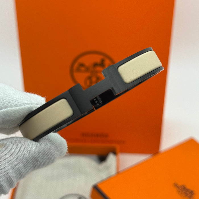 Hermès Clic H Matte Enamel Men's Bracelet – Silver & Matte