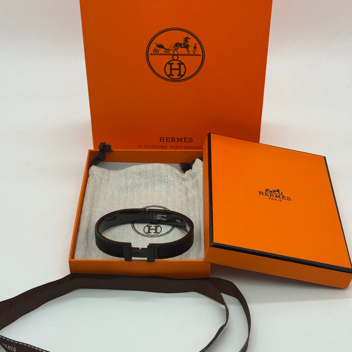 Hermès Clic H Matte Enamel Men's Bracelet – Silver & Matte