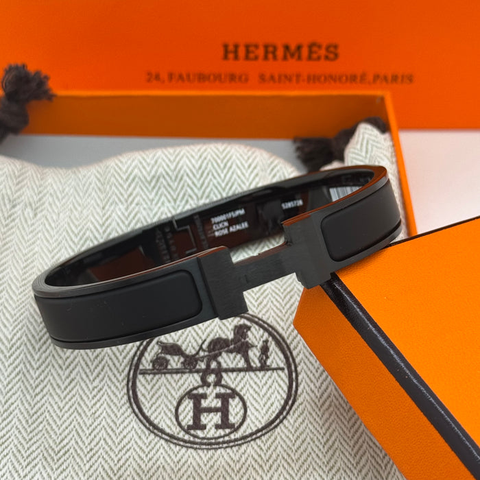 Hermès Clic H Matte Enamel Men's Bracelet – Silver & Matte