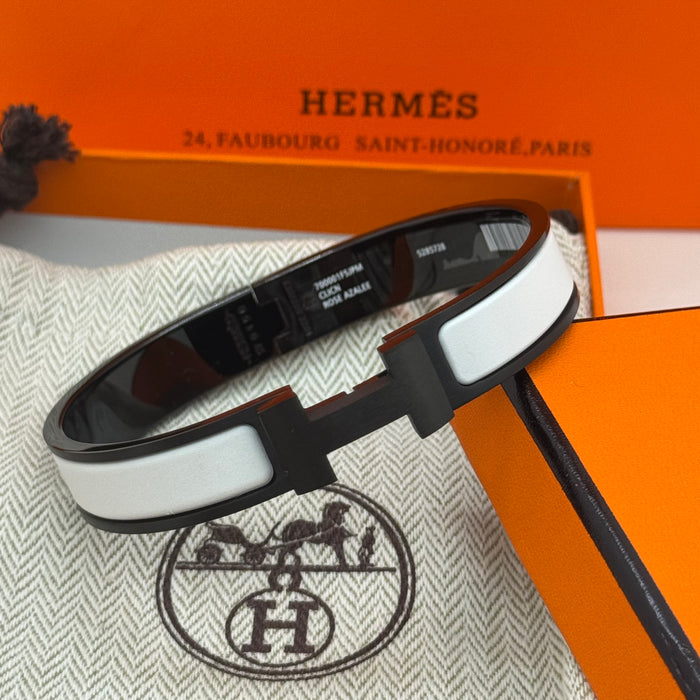 Hermès Clic H Matte Enamel Men's Bracelet – Silver & Matte
